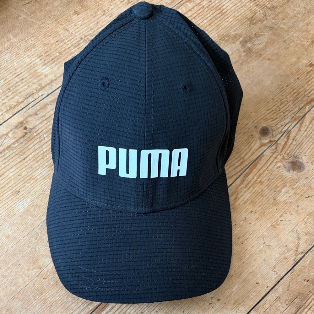 Puma Golf Black Mesh fitted Cap size S/M